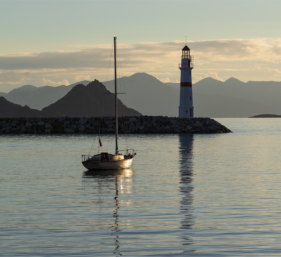 boat in the sea pic